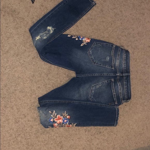 Miss Me Embroidered - Picture 3 of 6